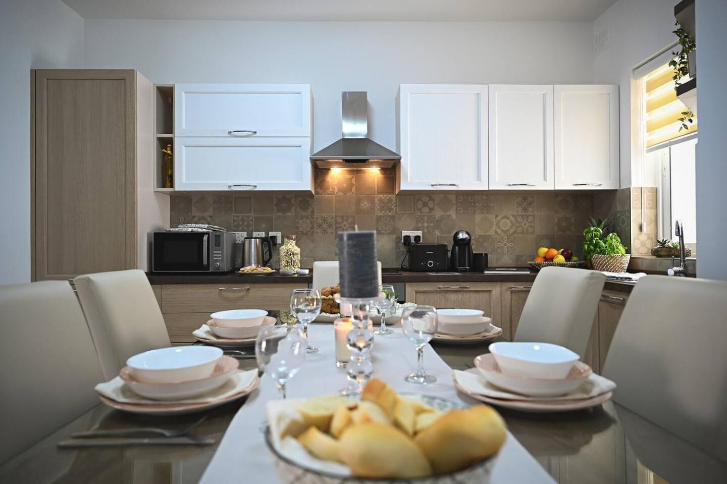 Fl 2 Ta'Lonza Luxury With Hot Tub By Homely Mellieħa Buitenkant foto