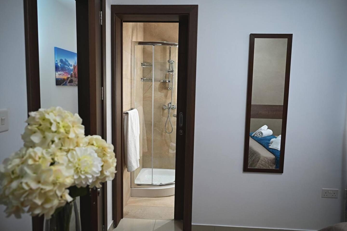 Fl 2 Ta'Lonza Luxury With Hot Tub By Homely Mellieħa Buitenkant foto