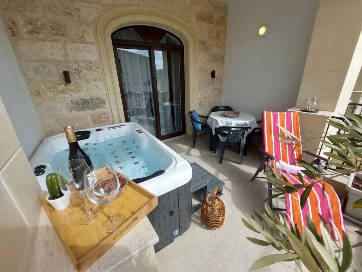 Fl 2 Ta'Lonza Luxury With Hot Tub By Homely Mellieħa Buitenkant foto